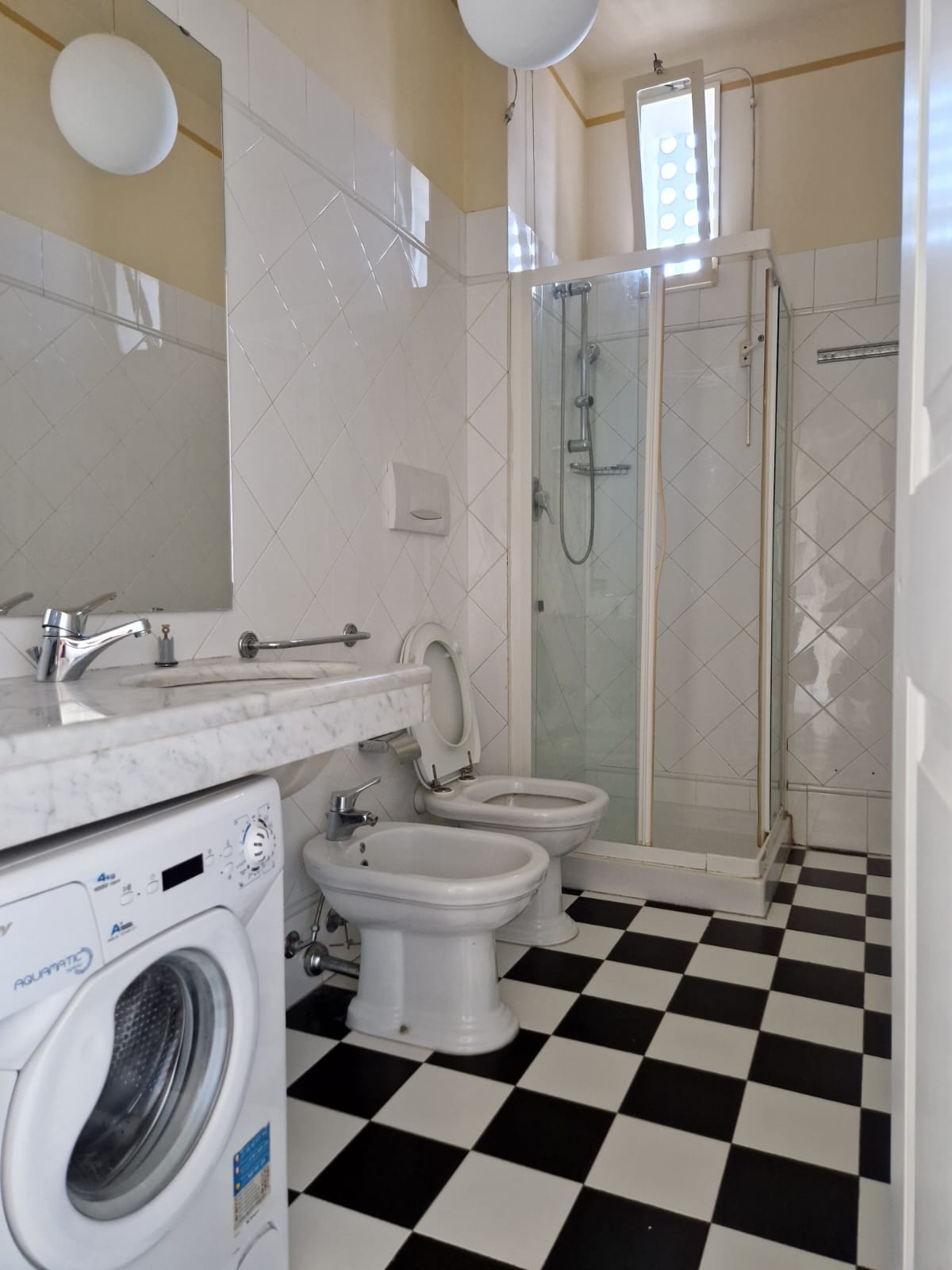 Piazza Libertà (pressi-504)