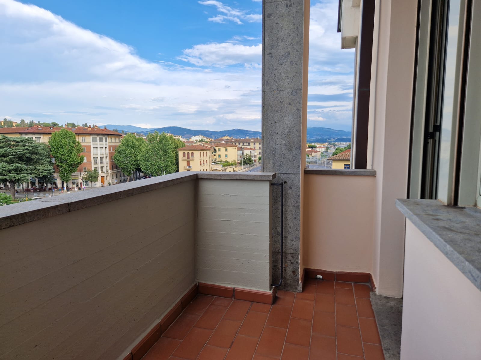 Piazza Libertà (pressi-504)