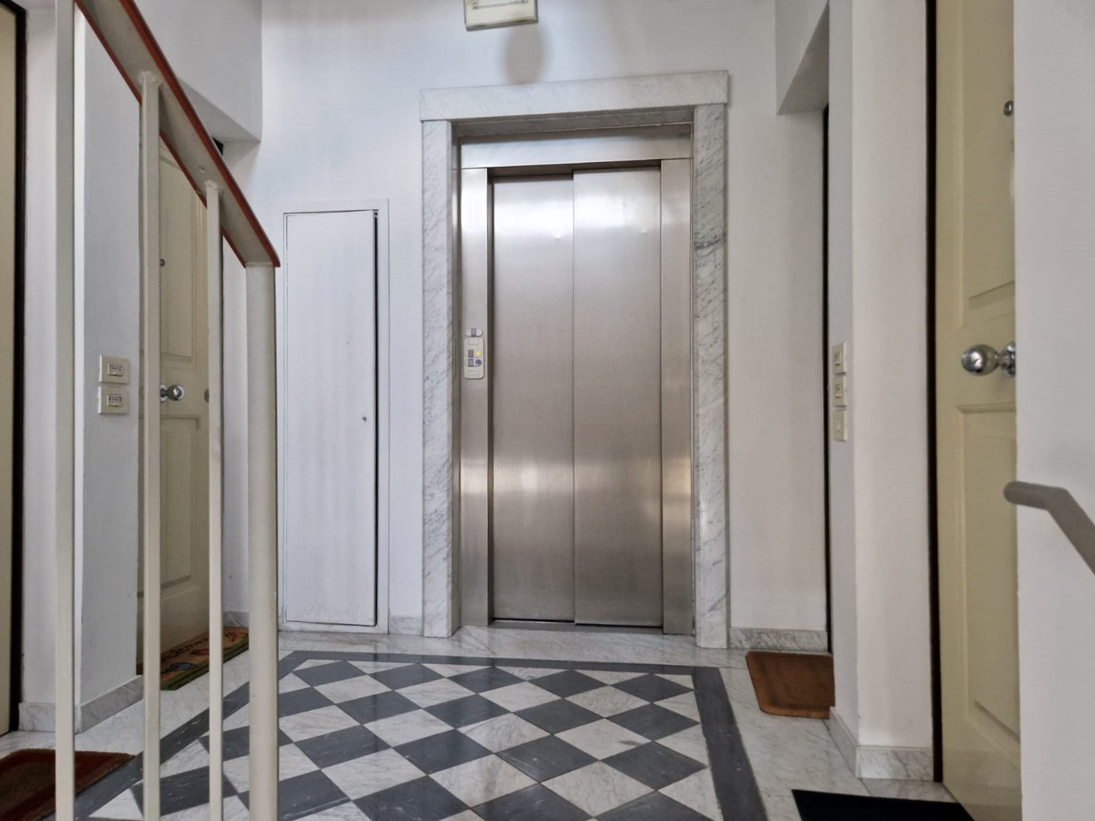 Piazza Libertà (pressi-504)