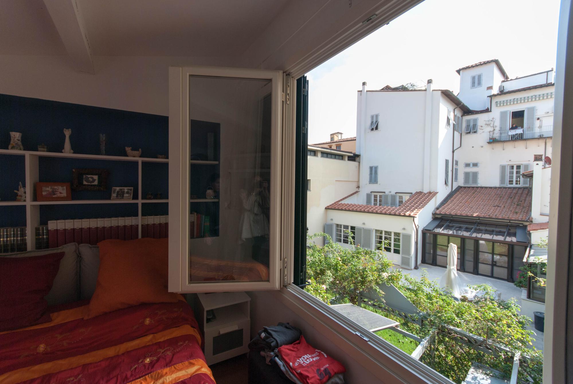 Piazza d'Azeglio (pressi)